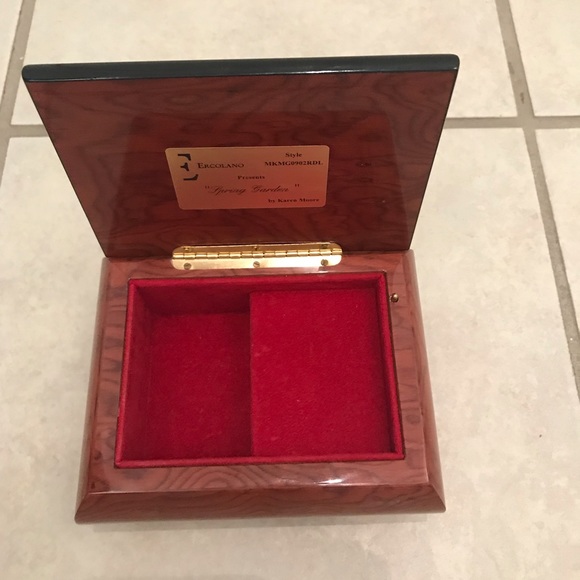 Handcrafted musical Jewelry Box, by Ercolano - Picture 4 of 5